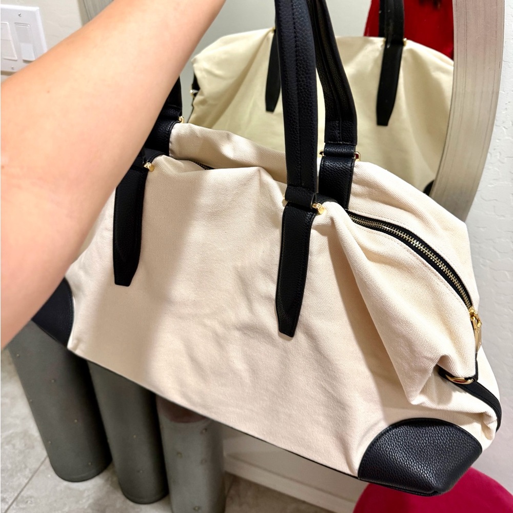 Henny and Lev Canvass Leather Weekender Bag - Picture 16 of 16